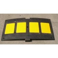 Ralentisseur Caoutchouc VidaXL – Jaune Et Noir – 226x32,5x4 Cm – 2 Pièces – Anti-dérapant – Vis Incluses